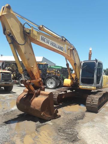 Escavadeira hidráulica New Holland E215B 2013