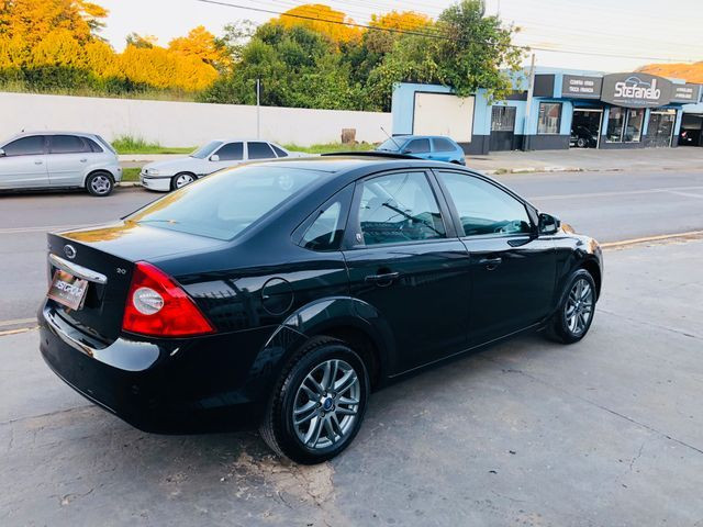 Ford focus sedan guia tooop de linha - Foto 5