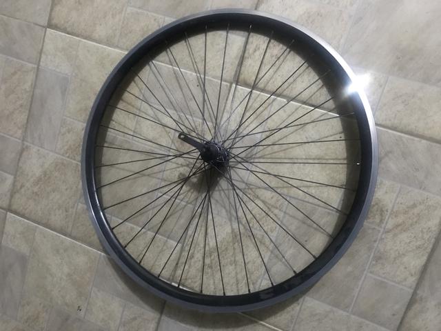 Roda aro 700 pouco rodada - Foto 2