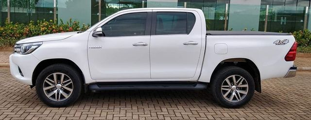 TOYOTA HILUX SRX 2.8 TURBO DIESEL 4X4 AUTOMATICA - Placa A- 2016 - Foto 9