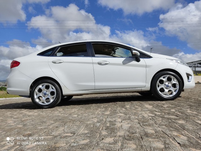 VENDO NEW FIESTA SEDÃ 1.6