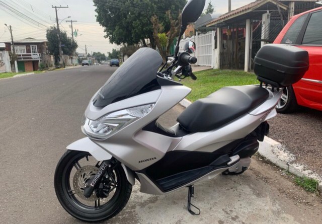HONDA PCX 2018 C/ BAÚ