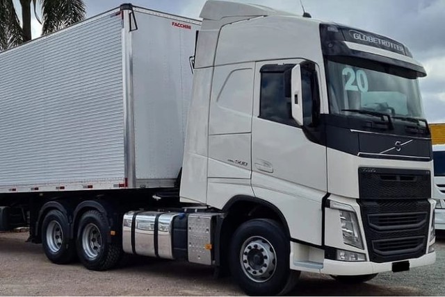 VOLVO FH 500 6X2 CARRETA BAU CARGA SECA 2020 SEMI NOVO