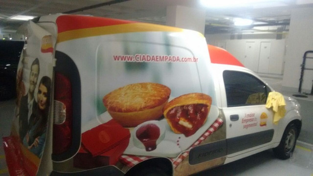 Envelopamento de veículos, sinalização e plotagem - Foto 5