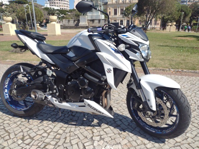 SUZUKI GSX-S 750 ABS  MUITO NOVA  FINANCIO EM ATÉ 48X