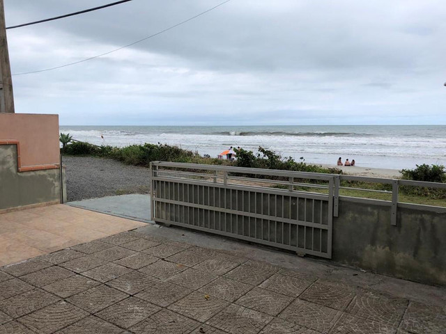 Alugo Sobrado de frente para o MAR, literalmente "PÉ NA AREIA" - Foto 10