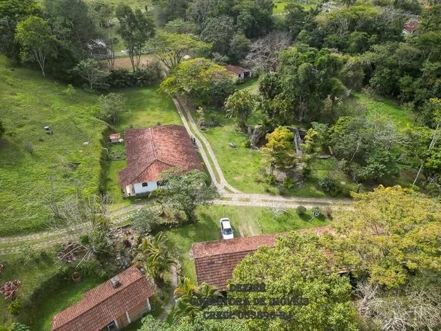 Sítio com Piscina e Churrasqueira - Engenheiro Passos RJ