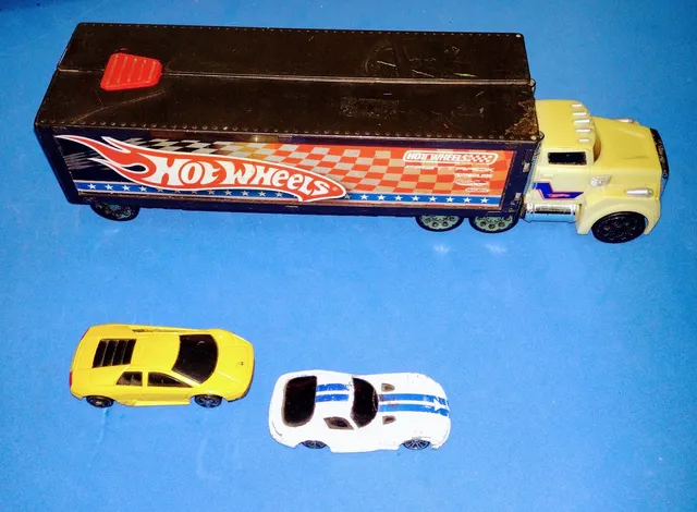 Hot Wheels Estação Científica - Desapegos de Roupas quase novas ou