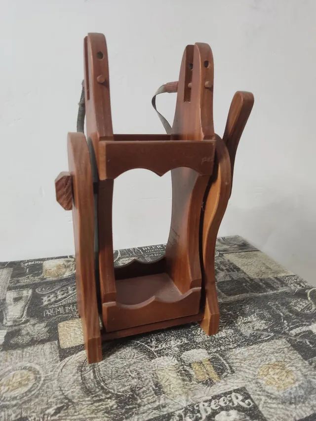 Suporte para vinho comprado em Minas gerais de madeira