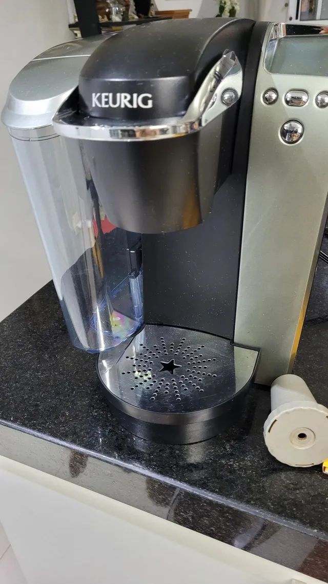 Cafeteira Keurig semi nova  - Foto 5