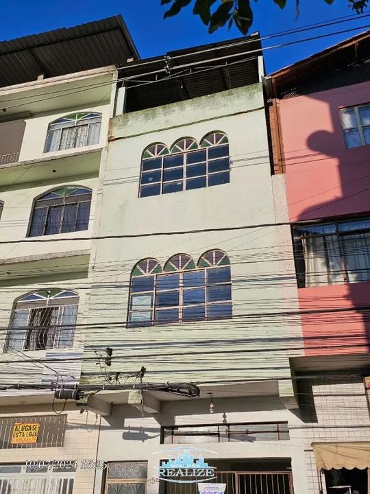Cód. 4303 - Aluga apartamento no bairro Centro, 03 quartos, 02 salas, sem garagem