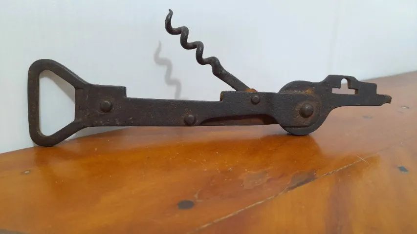 Saca-Rolhas e Abridor de Garrafa - (Vintage) Década de 1950