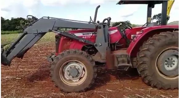 Trator e equipamentos para silagem - Foto 5