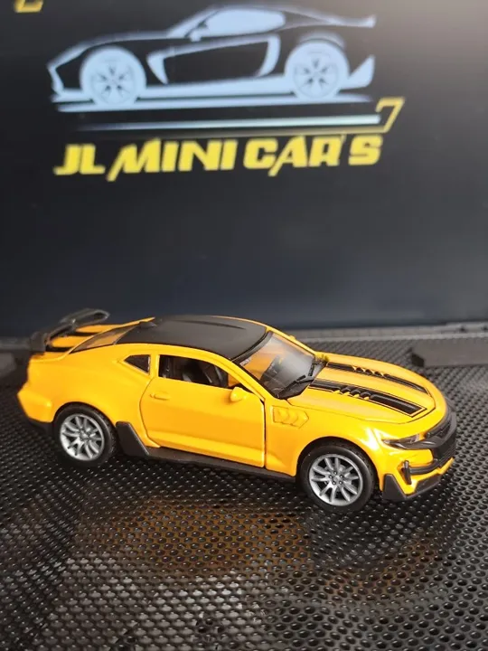 Miniatura Chevrolet Camaro | Escala 1:32 Amarelo