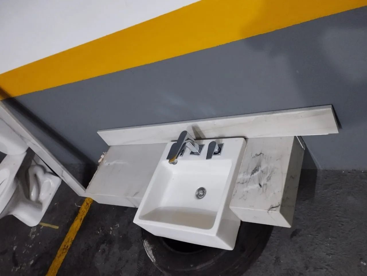 Bancada 1.11x 36 Granito Cuba 42x42 Deca 