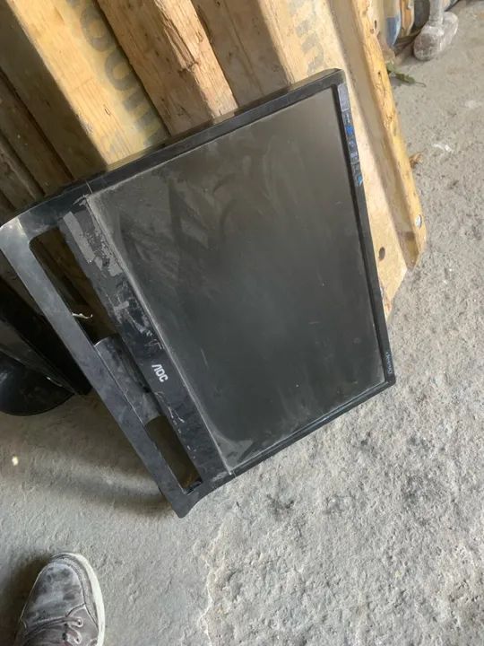 Monitor Aoc 913Fw lcd não funciona defeito não liga 