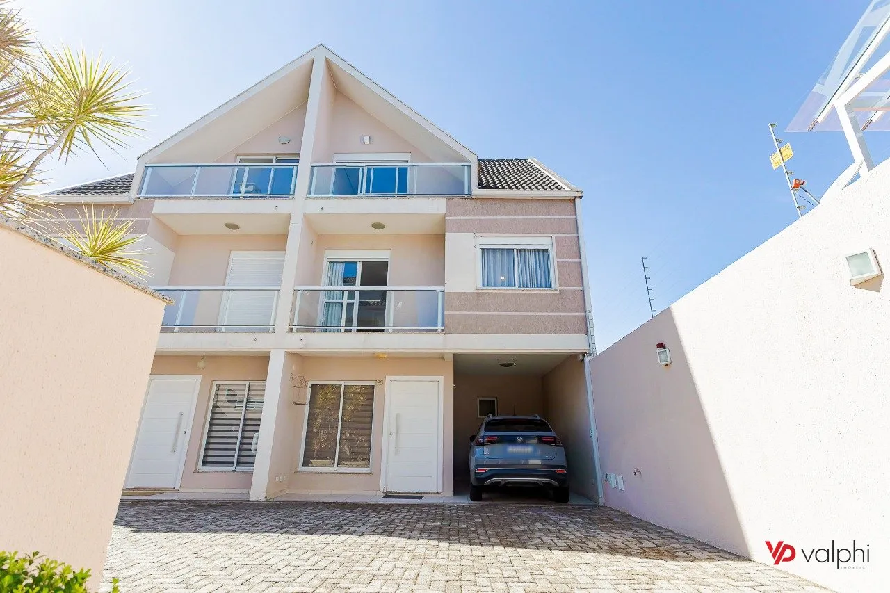 Sobrado triplex de 03 quartos à venda no Boa Vista
