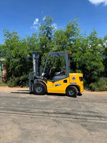 Empilhadeira Plasnox| Nova| 2.500kg| Diesel | Torre 3.5mts