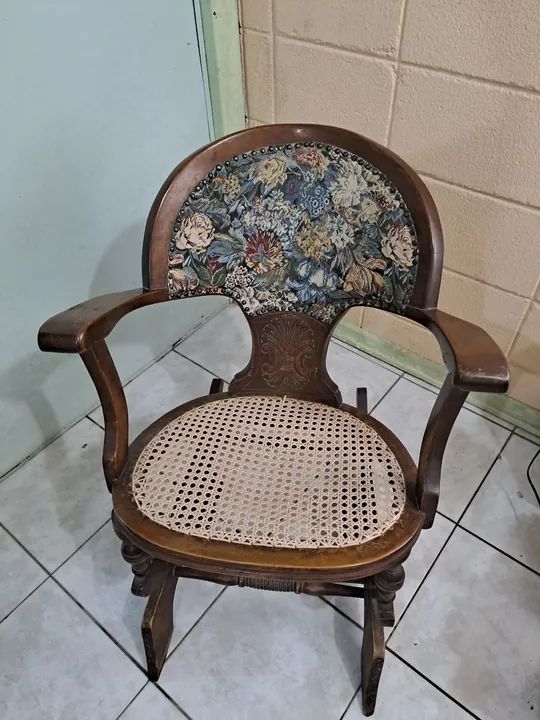 Cadeira de Balanço Vintage com Estofado no encosto - Foto 2