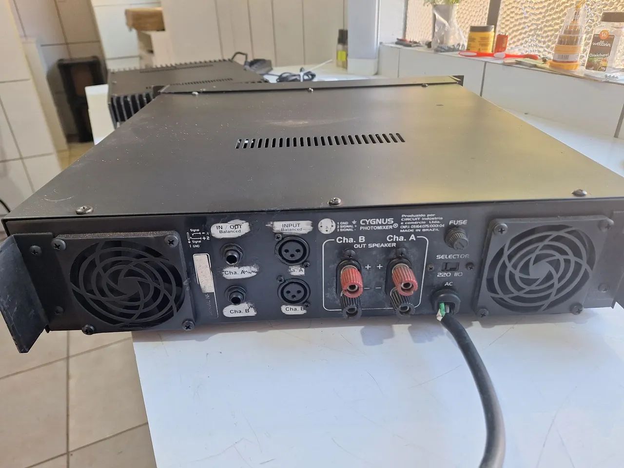 Amplifier cygnus titanium t1600 64352405073025122