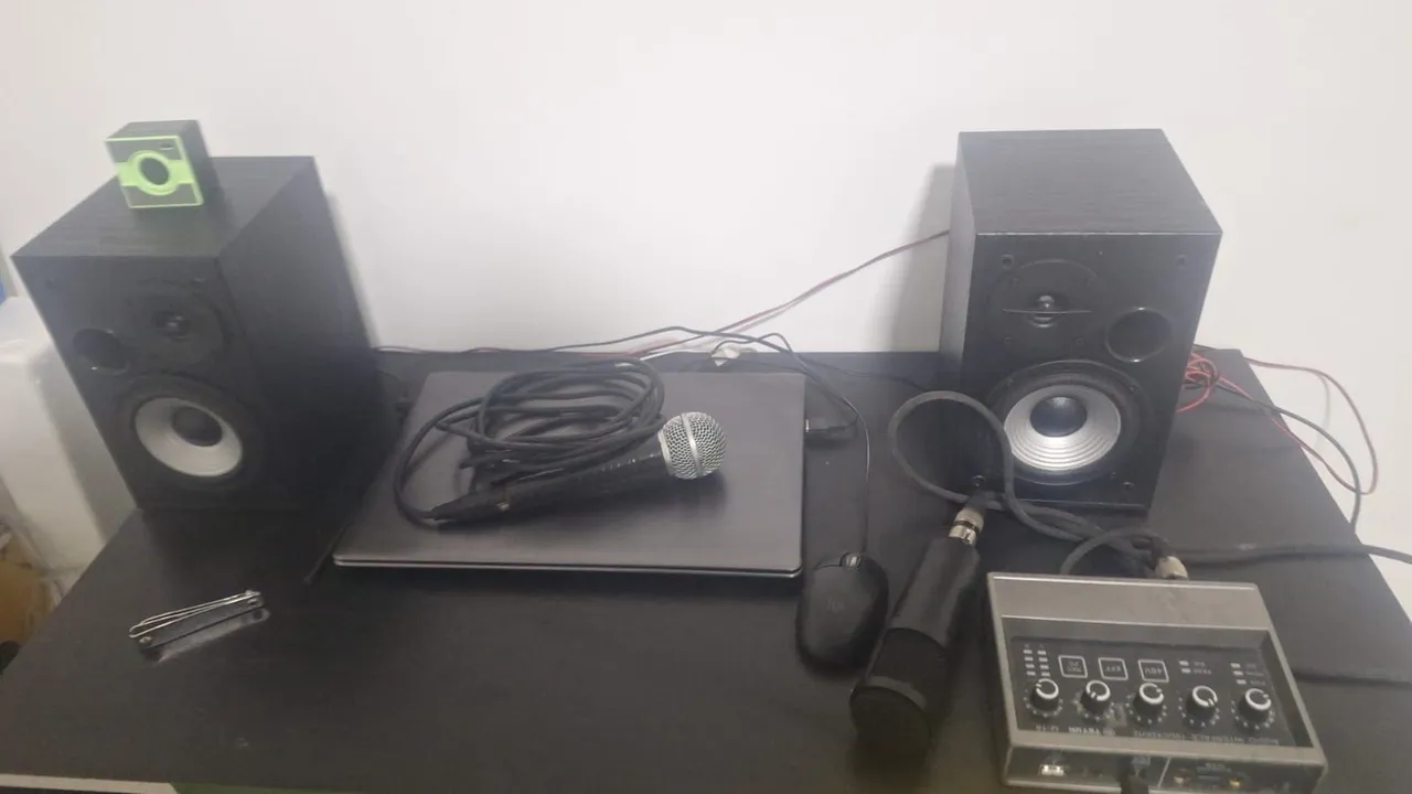 Kit de Áudio para Gravação e Monitoramento