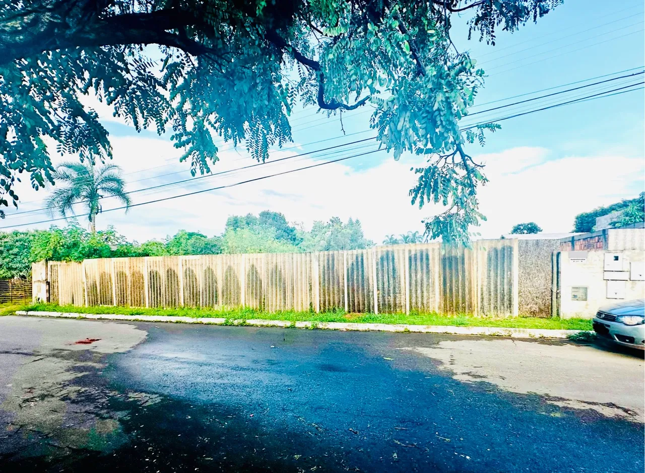 Lote em Condomínio Fechado: Mansões Entrelagos