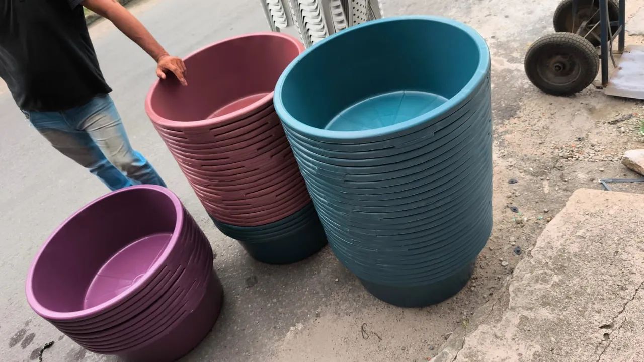 Bacia de plástico gigante 80 litros  - Foto 3