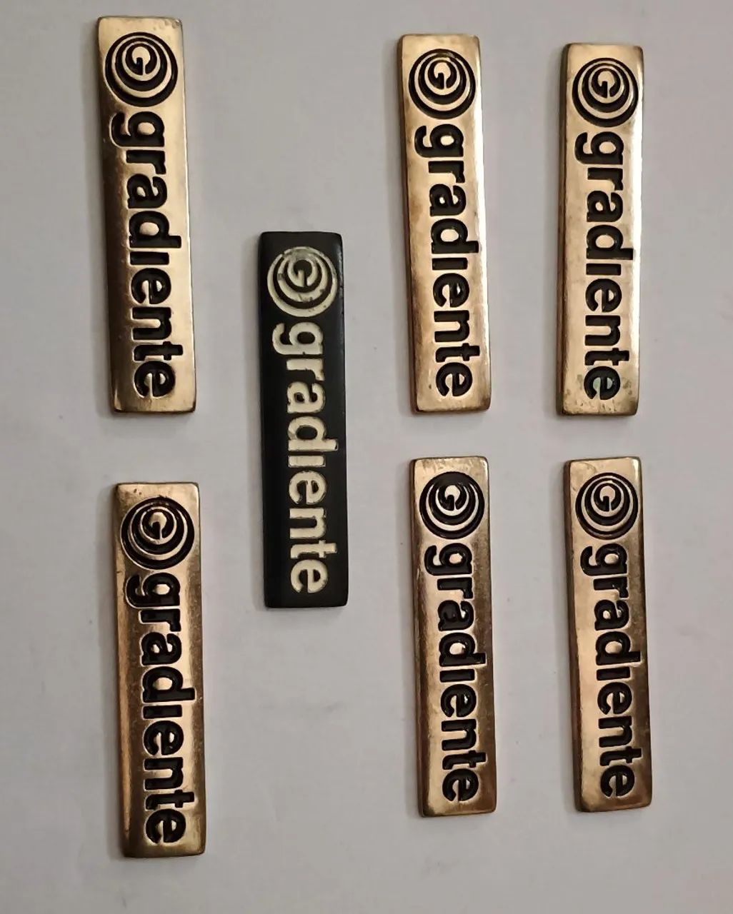 Logotipo gradiente 6 unidades - Foto 4