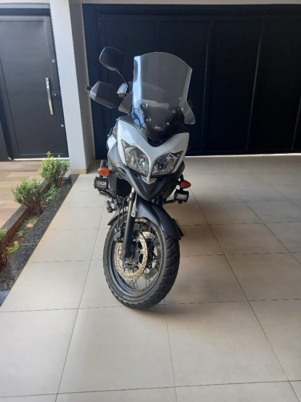 Suxuki V-Strom 650 ano 2015
