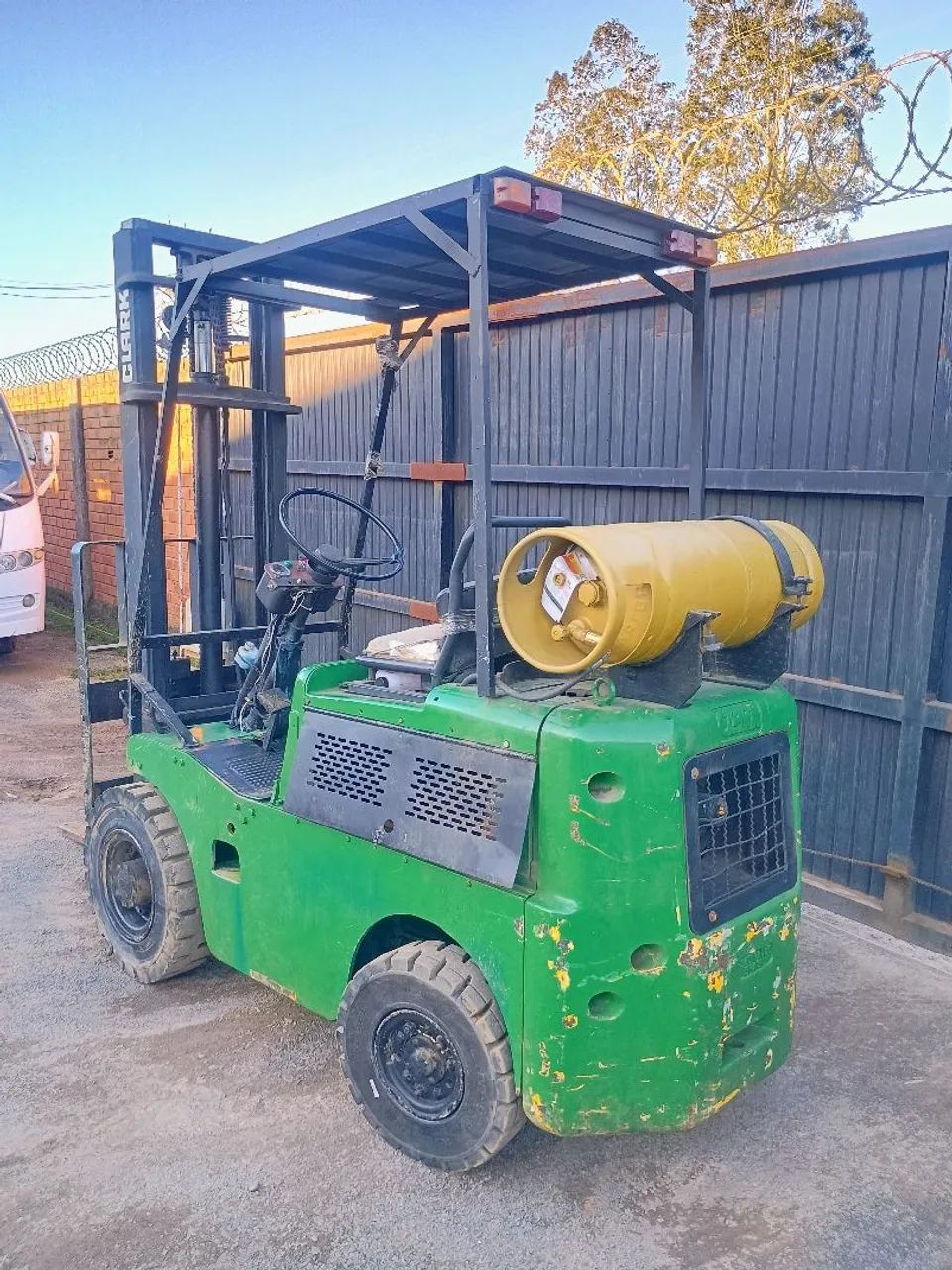 Empilhadeira Clark 2 Ton - Foto 5