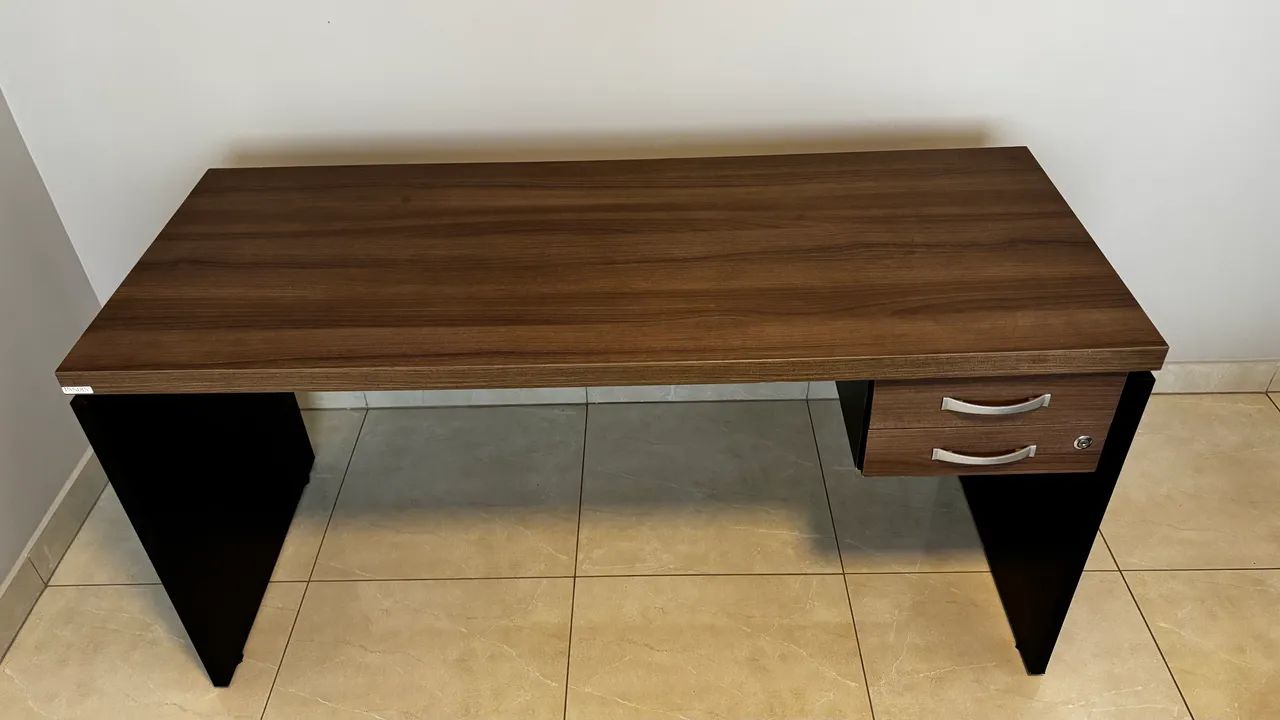 Mesa escritório reta com gavetas - Foto 4