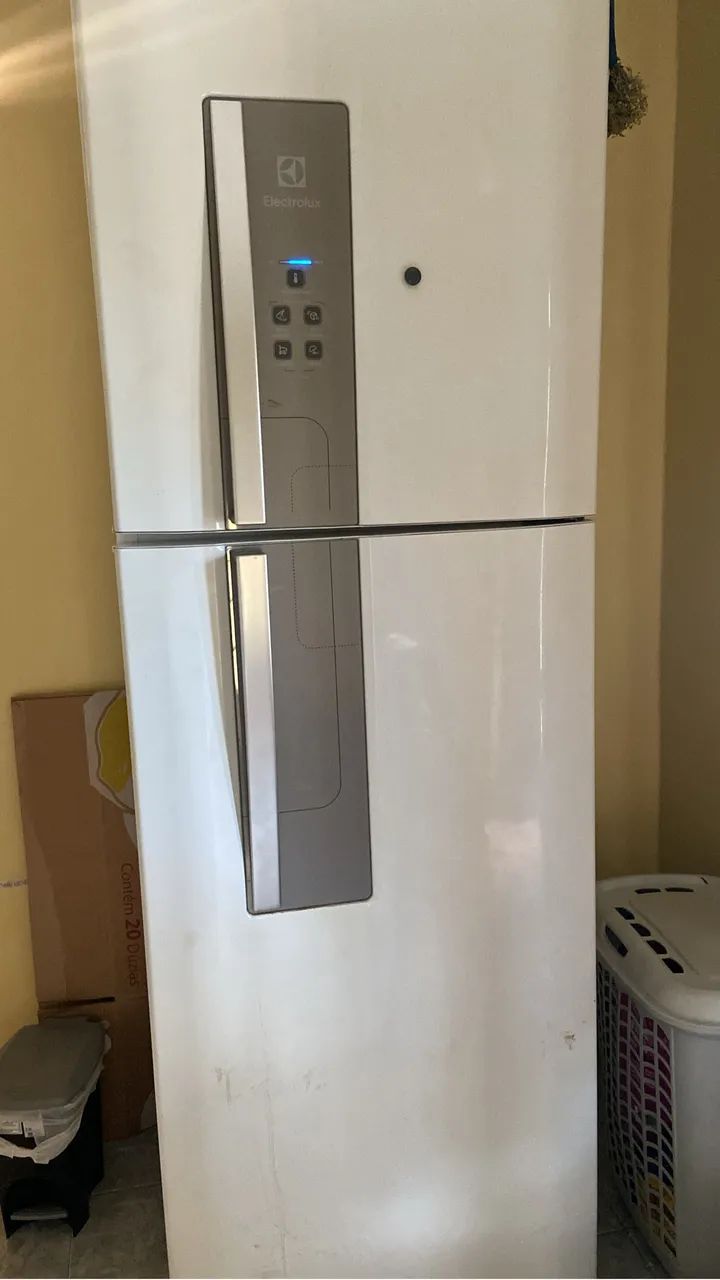 GELADEIRA ELECTROLUX FROST FREE