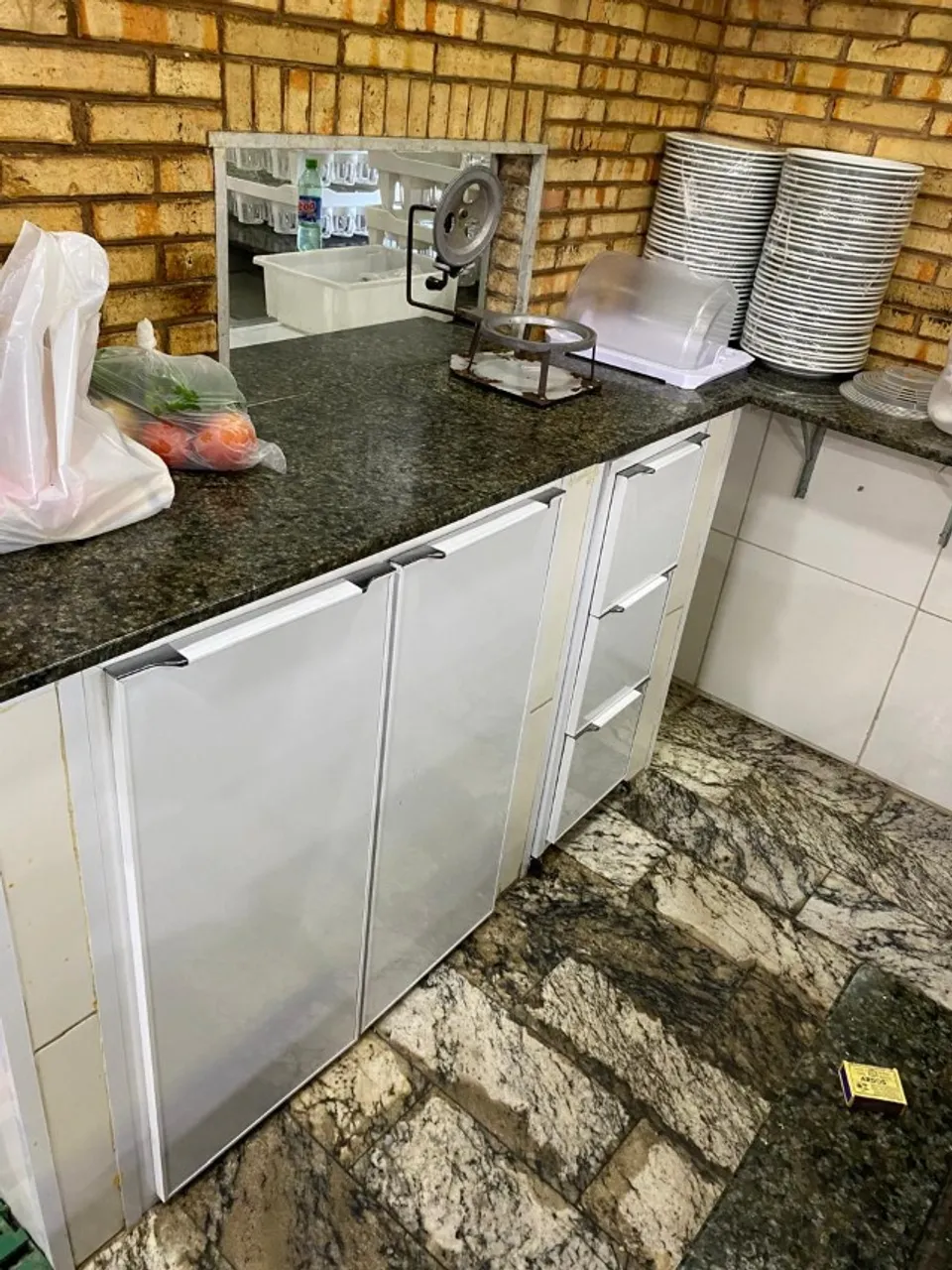 ? COZINHAS PROJETADAS EM ALUMÍNIO E ARMÁRIOS DE PIA-BELEZA,DURABILIDADE E FUNCIONALIDADE