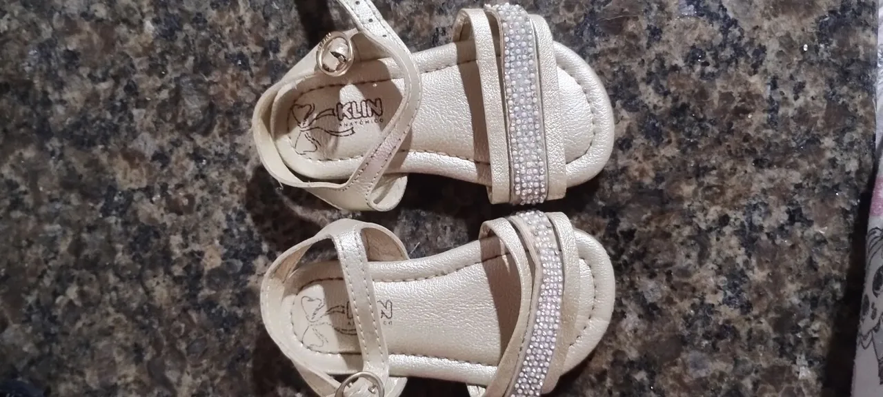 Sandálias Klin Douradas com Strass - Bebê