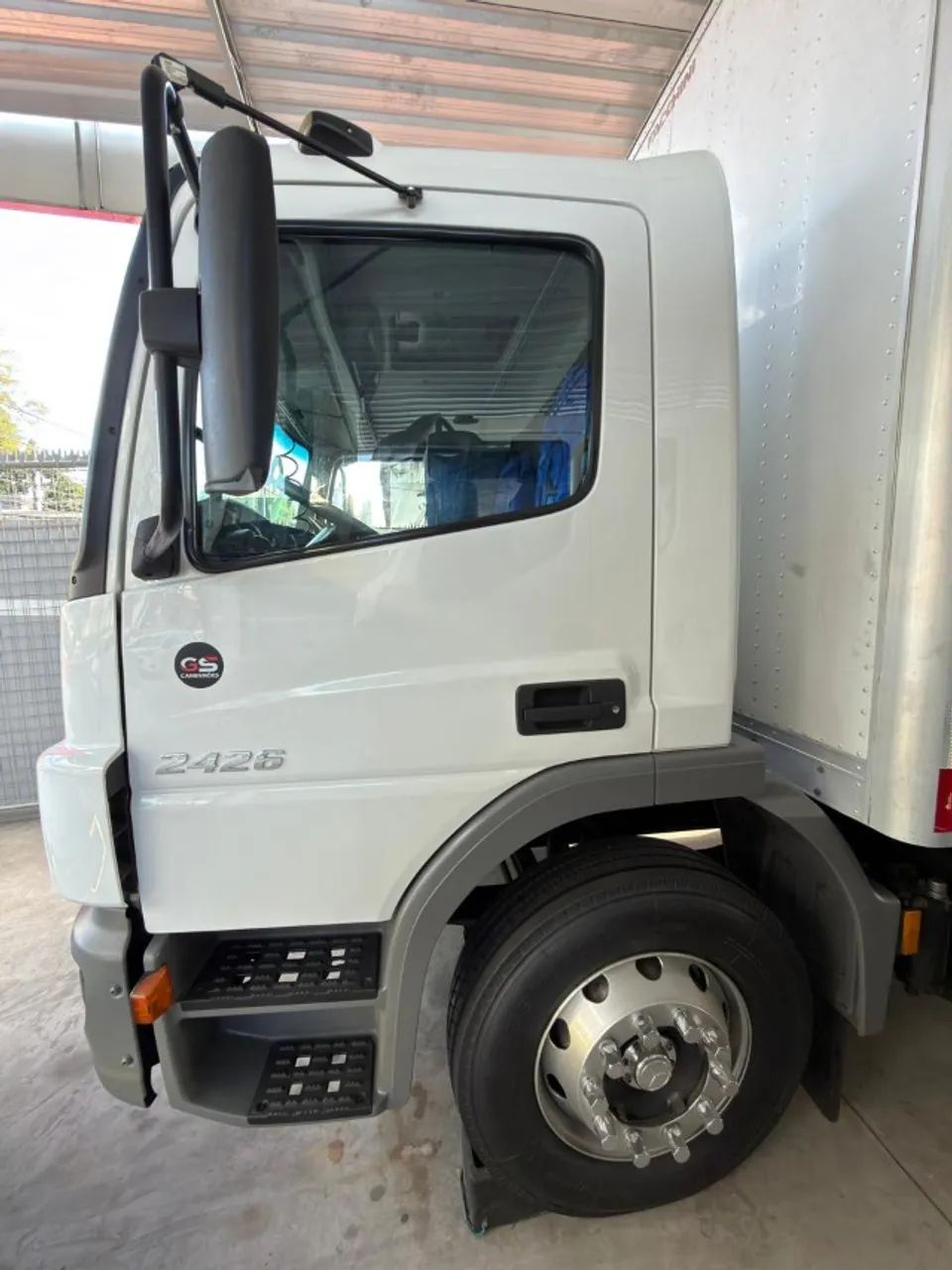 Mb Atego 2426 Ano 2018 c/ Baú de 8 MTS - Foto 3