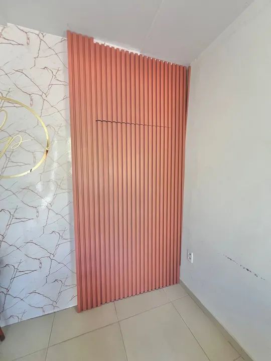 Porta de madeira em ripas - estilo moderno - Foto 2