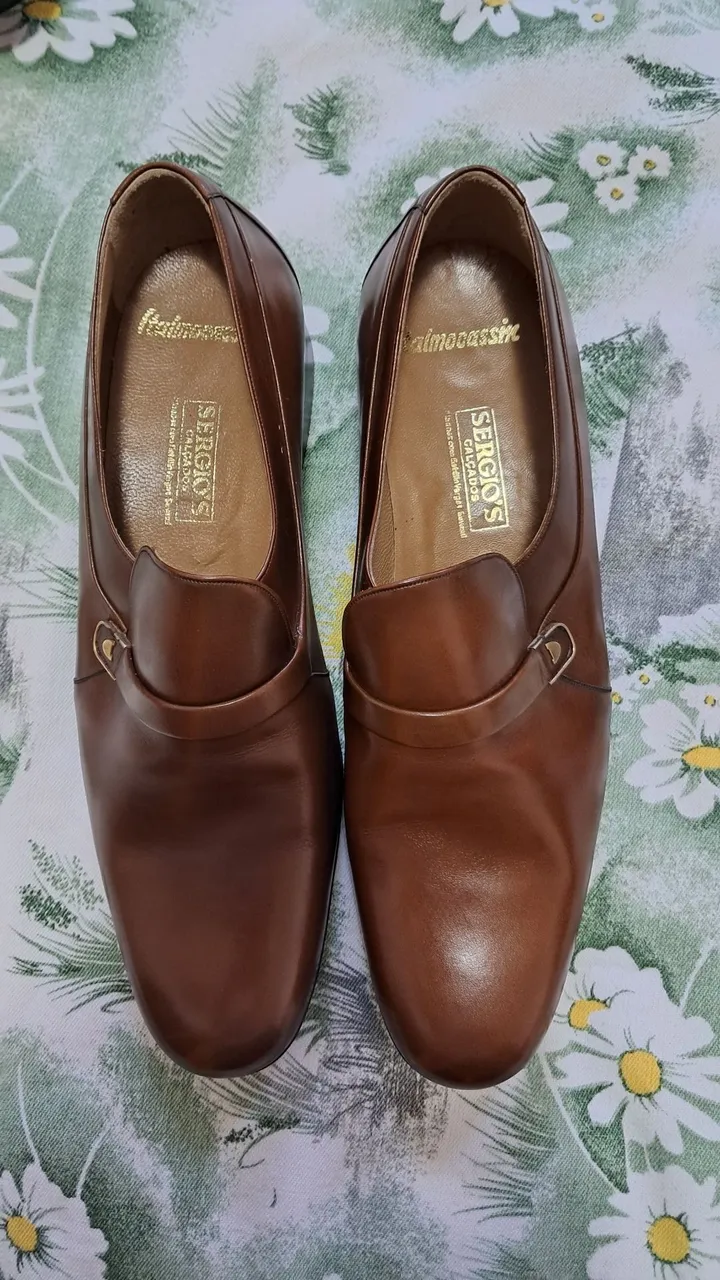 Sapatos em cromo alemão