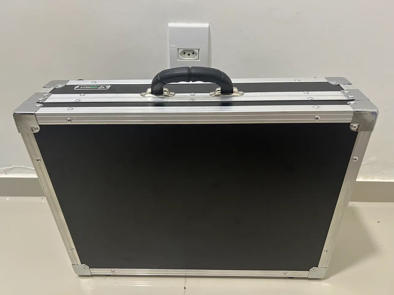 Pioneer DJ Controller with Hard Case64290469272449125