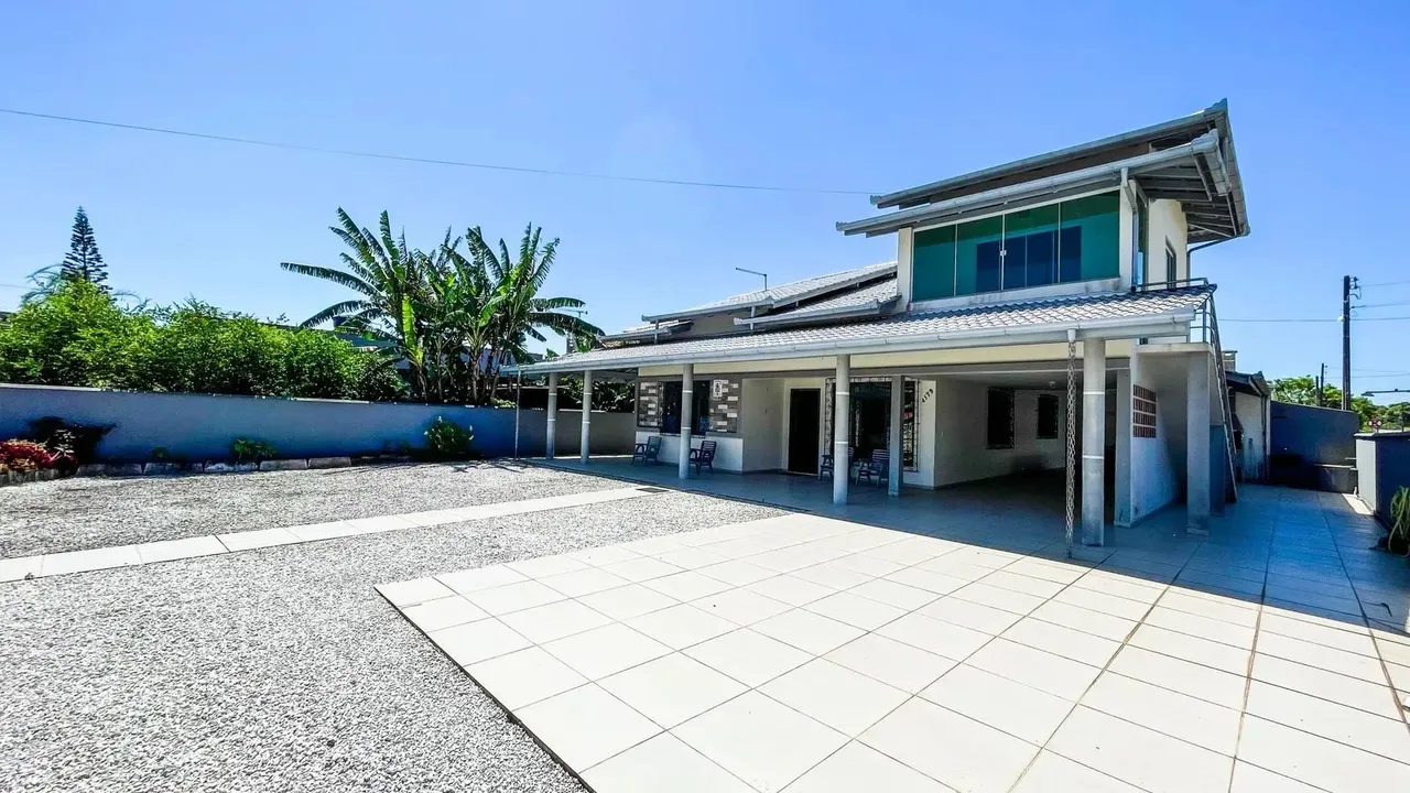 Casa Ampla para Locação Anual