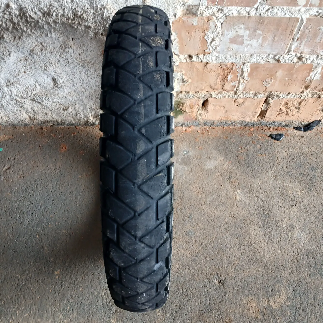 Pneu de moto com excelente aderência