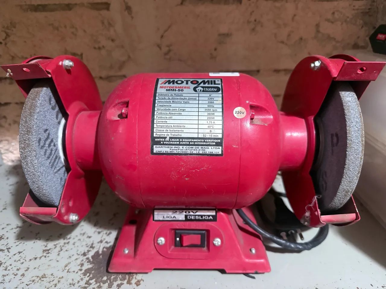 Esmeril de Bancada Motomil 360W 6 pol 220V