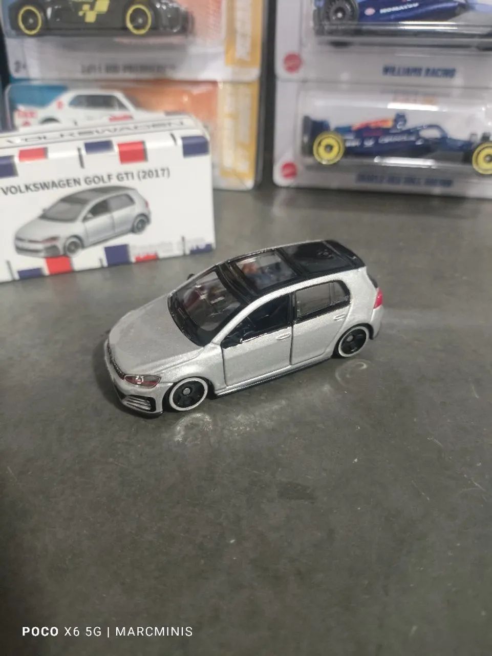Miniatura Volkswagen Golf GTI 2017 Prata - Escala 1:64 7cm - Foto 3