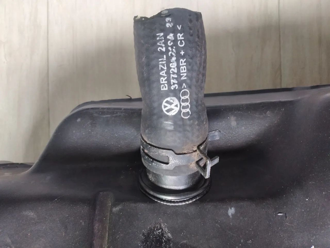 Tanque de combustível de plástico rígido para Vw Gol, parati por 200 reais - Foto 4