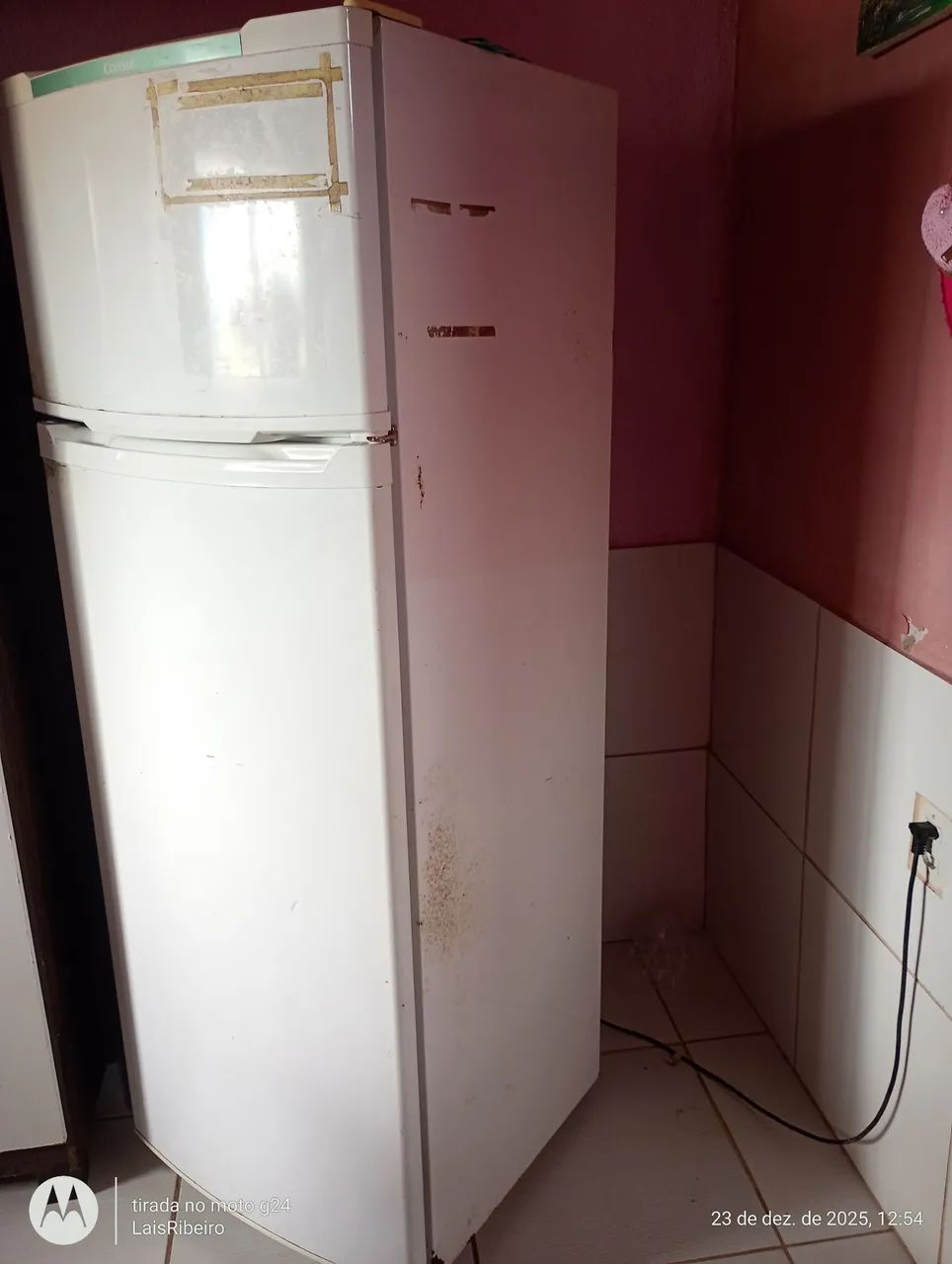 Geladeira com defeito. Gelando apenas a parte d cima  - Foto 3