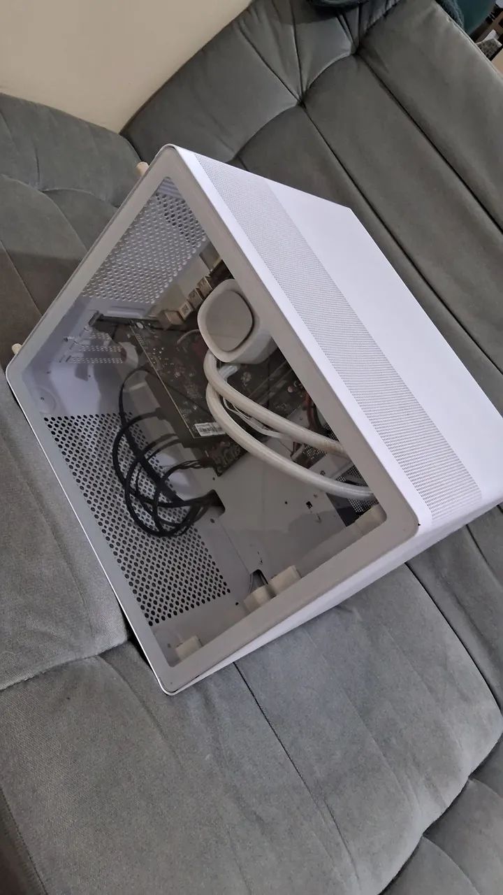 PC Gamer com Water Cooler full white custom