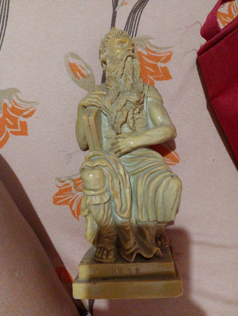 Escultura de Moisés em Resina