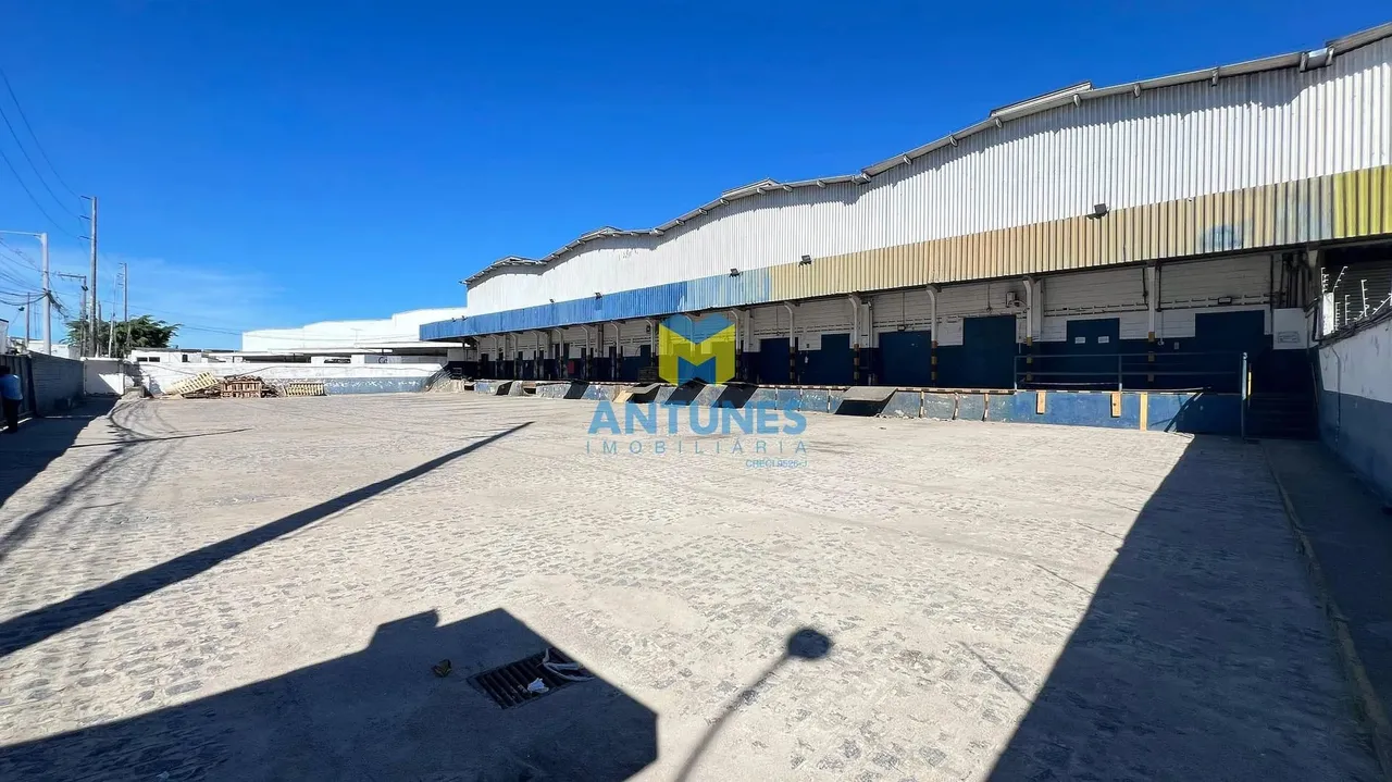 Alugue em Jaboatão dos Guararapes - Prazeres, Galpão Logístico 5.118m² com docas e pátio