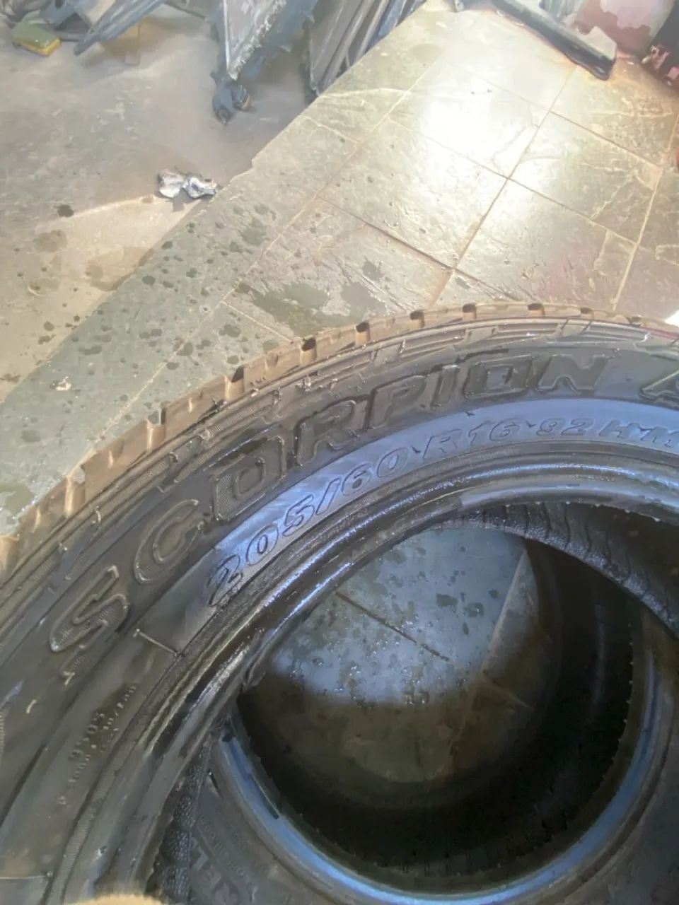 Pneus Pirelli scorpion 205/60 R16 