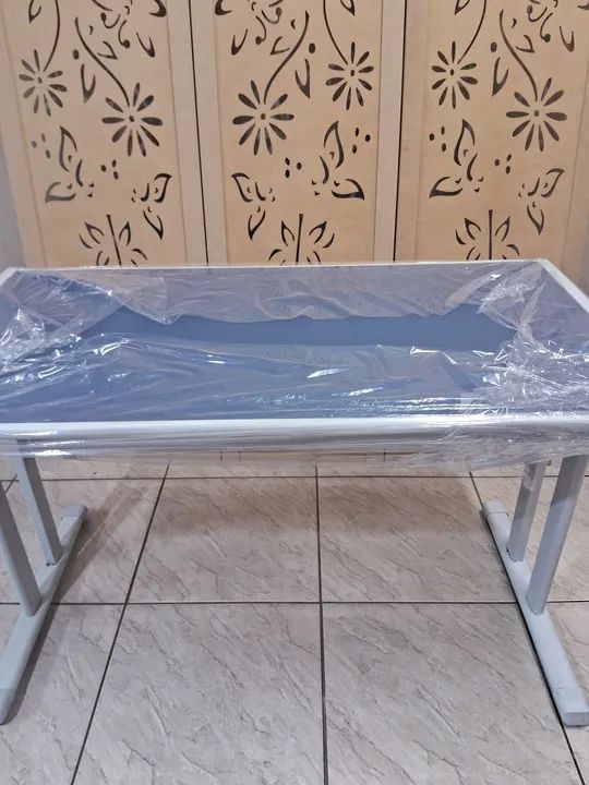 Mesa de escritório *Super Novinha!
