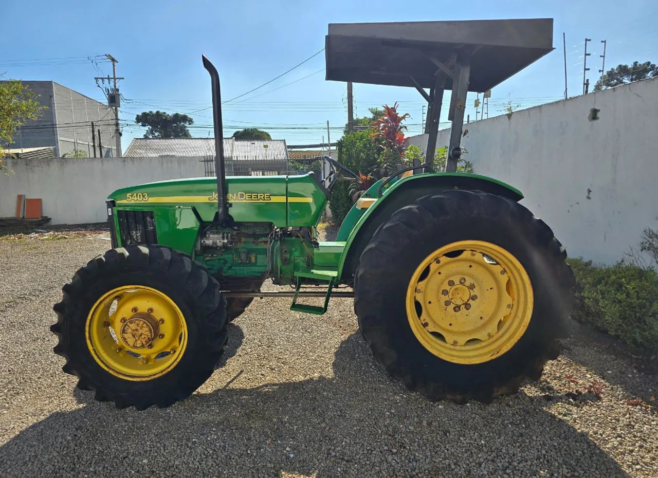 Trator John Deere 5403 - Foto 2